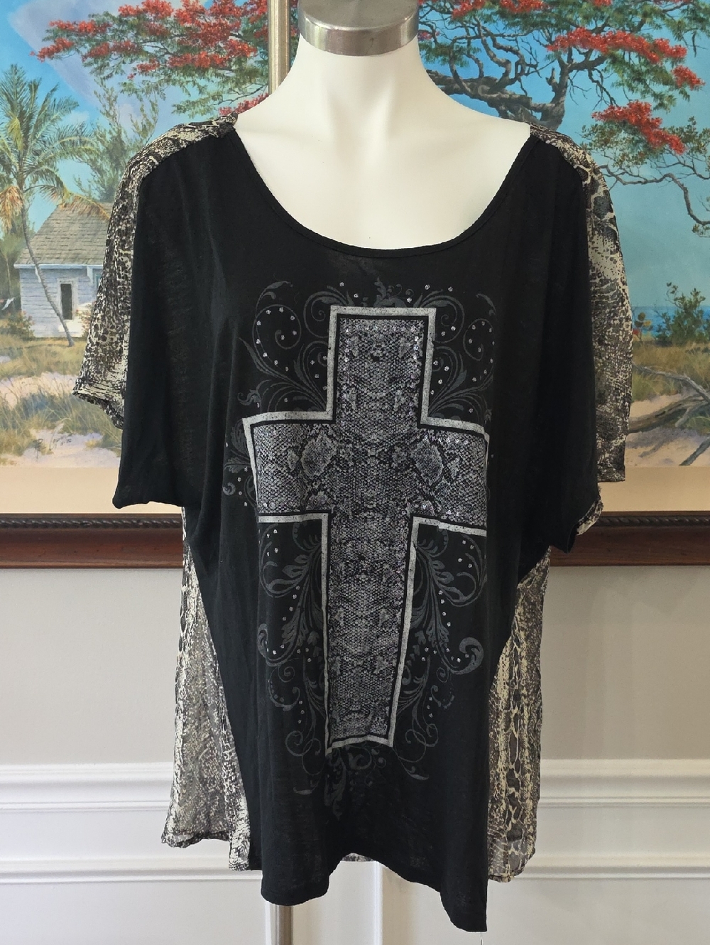 Hybrid & company Black Short Sleeve Tee with Silver Cross and Snakeskin Panels